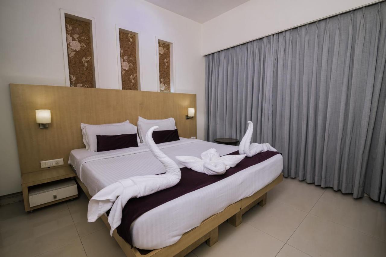 Hotel Monarch Guestline In Midc Rabale, Нави Мумбаи Экстерьер фото