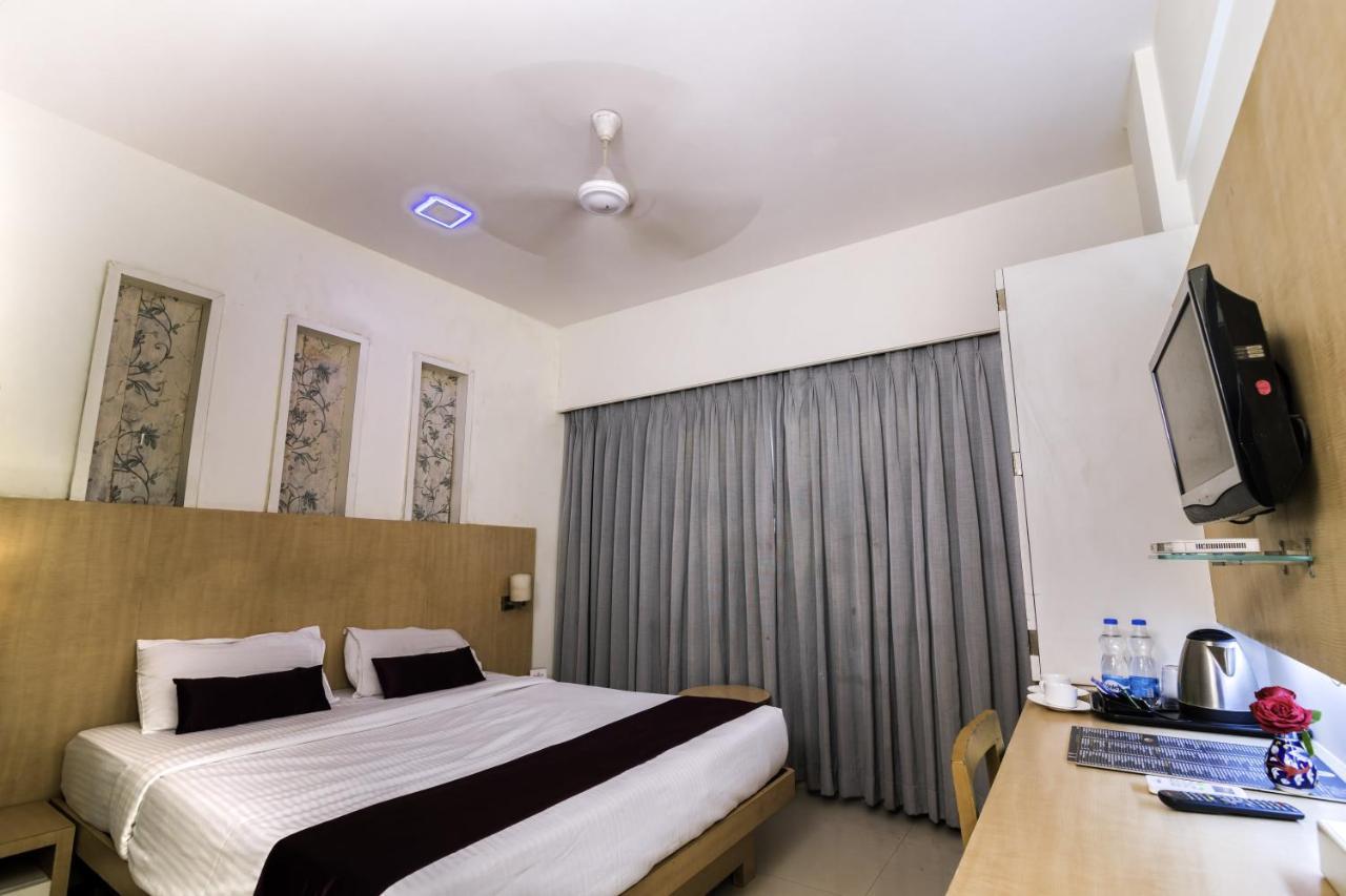 Hotel Monarch Guestline In Midc Rabale, Нави Мумбаи Экстерьер фото