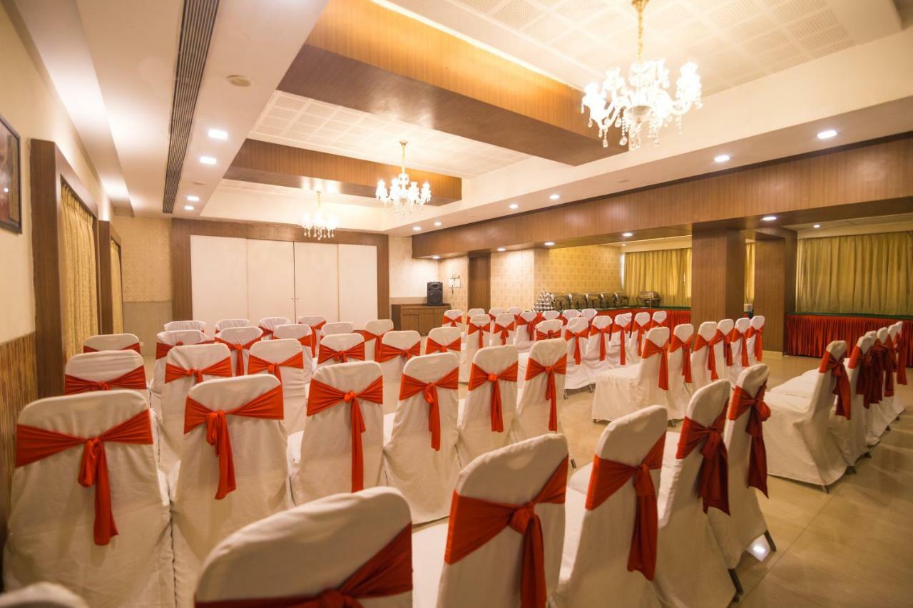 Hotel Monarch Guestline In Midc Rabale, Нави Мумбаи Экстерьер фото
